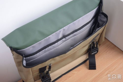 逆天復(fù)古顏值,tomtoc x 吉考斯工業(yè)聯(lián)名款