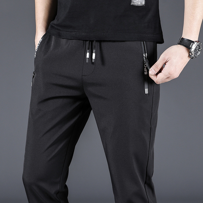 黑褲子扔了吧!現(xiàn)在流行穿這&ldquo;開車褲&rdquo;,不緊不勒不沾灰,賊拉風