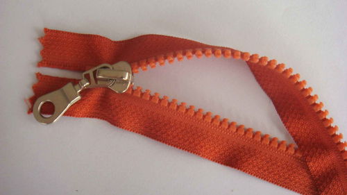 樹脂拉鏈的高清大圖展示與特點解析